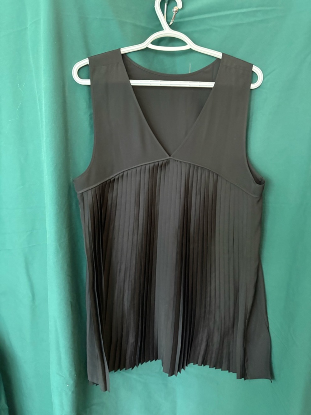 Sleeveless Black Pleated V-Neck Top